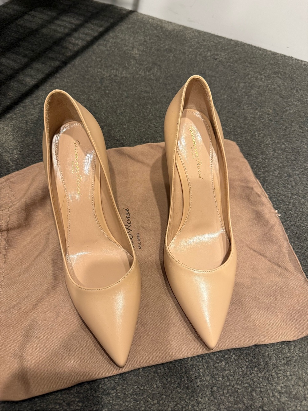NWOT Authentic Gianvito Rossi Pumps